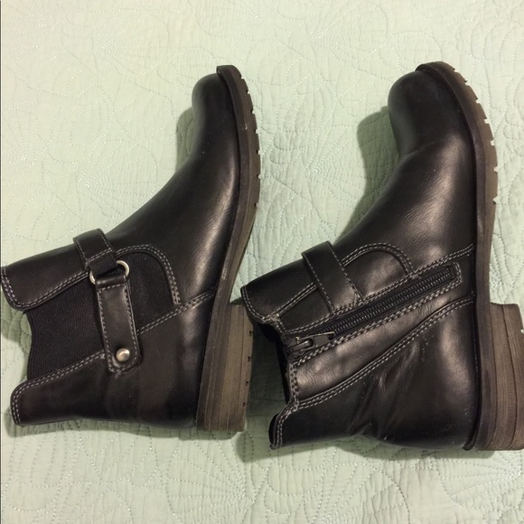 Natural Soul Black Strap Booties! - Picture 1 of 4